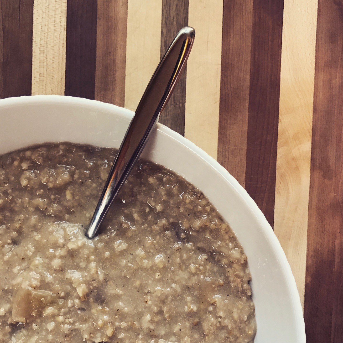 Overnight Magic: Slow Cooker Steel Cut Apple Cinnamon Oats
